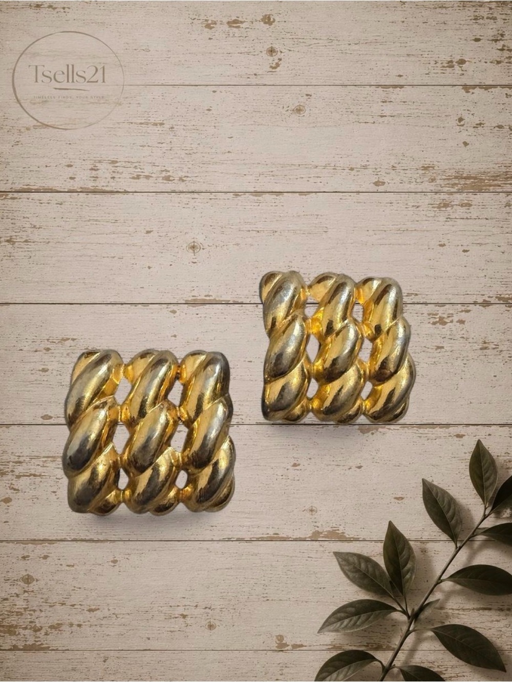 Chunky Vintage 80s/90s Gold Square Woven Clip-On Earrings